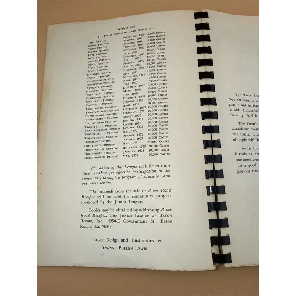 1974 River Road Recipes The Junior League of Baton Rouge, Louisiana Comb binding